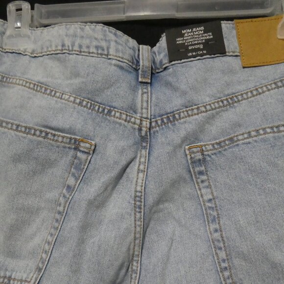 DIVIDED By H&M | size 16 | Mom Jeans | High Waist Ankle Length Distressed | NWT - Picture 10 of 16